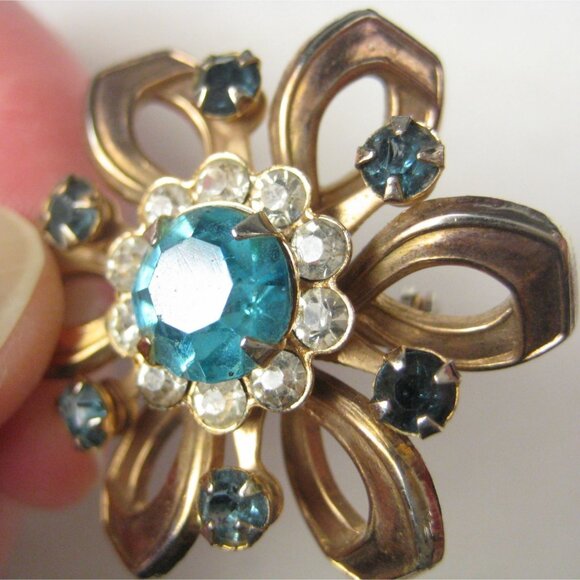 MCM Brooch Pin Goldtone Vintage 1960 Starburst Sunburst MOD Rhinestone Flower - Picture 3 of 5